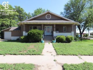 Foreclosed Home - 201 E 4TH ST, 67871