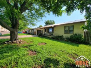 Foreclosed Home - 304 S COX ST, 67877