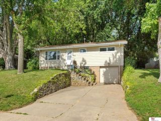Foreclosed Home - 1604 FREEMAN DR, 68005
