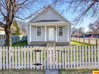 Foreclosed Home - 1605 E 4TH ST, 68025