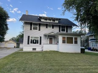 Foreclosed Home - 305 N 3RD ST, 68038