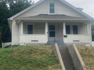 Foreclosed Home - 2219 S 42ND ST, 68105