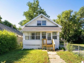 Foreclosed Home - 1419 SHERWOOD AVE, 68110