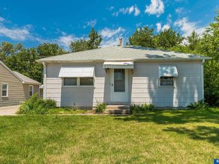 Foreclosed Home - 1240 BUTLER AVE, 68521