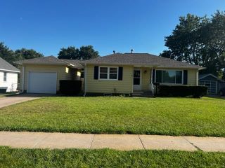 Foreclosed Home - 2413 W 7TH ST, 68901