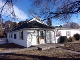 Foreclosed Home - 401 1 2 Maple St, 69165
