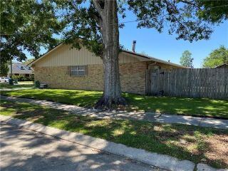 Foreclosed Home - 4821 ALPHONSE DR, 70006