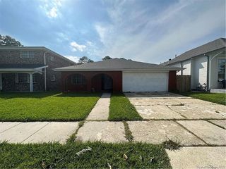 Foreclosed Home - 2024 CHARLES DR, 70043