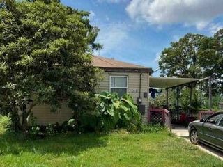 Foreclosed Home - 2010 STAFFORD ST, 70053
