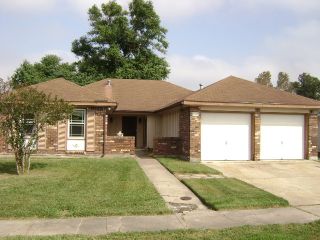 Foreclosed Home - 333 WOODMEADE CT, 70056