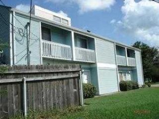Foreclosed Home - 4313 Loire Dr Apt C, 70065