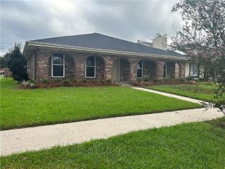 Foreclosed Home - 1808 TIFFANY DR, 70068