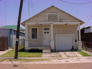 Foreclosed Home - 409 AVENUE A, 70072