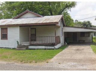 Foreclosed Home - 207 E 10TH ST, 70084