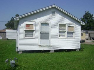 Foreclosed Home - 1701 INDUSTRY ST, 70094