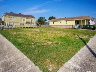 Foreclosed Home - 2800C MILAN ST, 70115