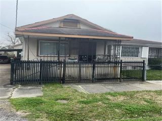 Foreclosed Home - 2417 ARTS ST, 70117