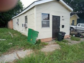 Foreclosed Home - 1912 MAZANT ST, 70117