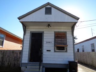 Foreclosed Home - 2440 Aubry St, 70119