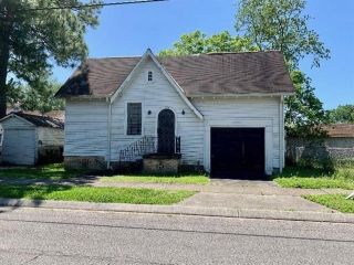 Foreclosed Home - 2220 SAINT DENIS ST, 70122