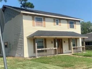 Foreclosed Home - 7831 HENLEY ST, 70126