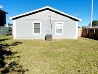 Foreclosed Home - 7800 SUN ST, 70128