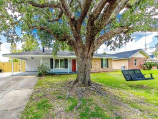 Foreclosed Home - 404 THOROUGHBRED PARK DR, 70301