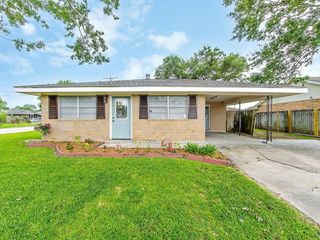 Foreclosed Home - 301 FAIRMONT DR, 70360