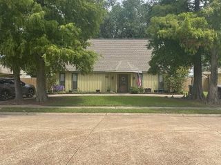 Foreclosed Home - 405 CARTHAGE DR, 70360