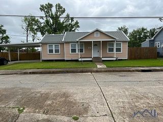 Foreclosed Home - 150 WALNUT ST, 70364