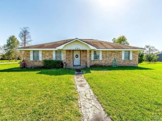 Foreclosed Home - 101 HOLLY DR, 70364