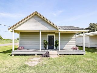 Foreclosed Home - 1022 LAFOURCHE ST, 70374