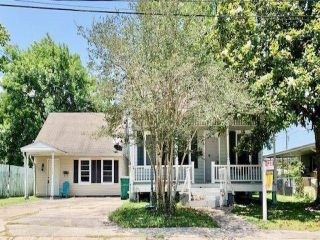 Foreclosed Home - 501 LOUISA ST, 70380