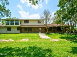 Foreclosed Home - 3216 LAKE PALOURDE DR, 70380