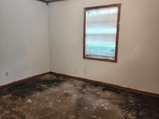 Foreclosed Home - 1220 COLUMBUS AVE, 70380