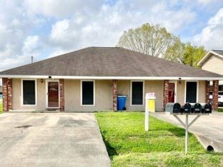 Foreclosed Home - 342 CAMILLE DR, 70392
