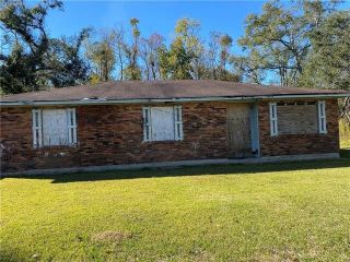 Foreclosed Home - 1305 MARTIN LUTHER KING AVE, 70401