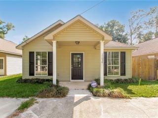 Foreclosed Home - 17638 AVALON TER, 70403