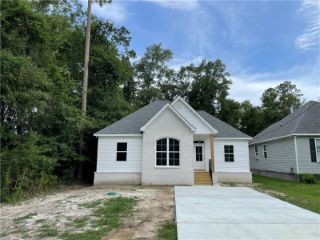 Foreclosed Home - 28636 VIOLET ST, 70445