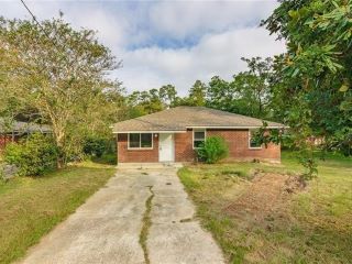 Foreclosed Home - 42215 GARDEN DR, 70454