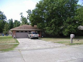 Foreclosed Home - 215 CANBERRA CT, 70458
