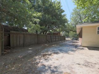 Foreclosed Home - 3978 RIVIERA DR, 70458