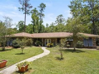 Foreclosed Home - 110 OLYMPIA DR, 70460