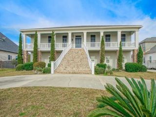 Foreclosed Home - 1141 LAKESHORE BLVD, 70461