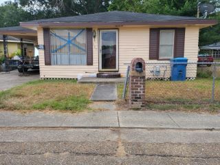 Foreclosed Home - 305 ARTHUR ST, 70501