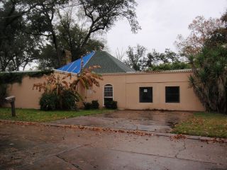 Foreclosed Home - 317 N DEMANADE BLVD, 70503