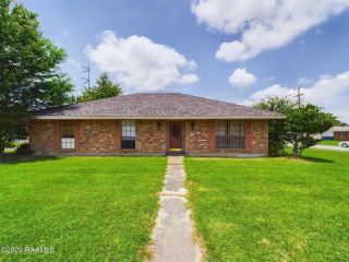 Foreclosed Home - 102 STOCKTON DR, 70506