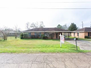 Foreclosed Home - 202 Saint Hillary Drive, 70507