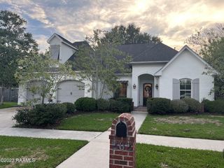 Foreclosed Home - 202 MOSS CREEK DR, 70508