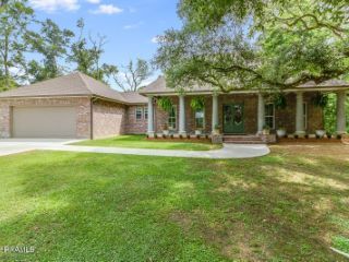 Foreclosed Home - 1901 MAIN HWY, 70512